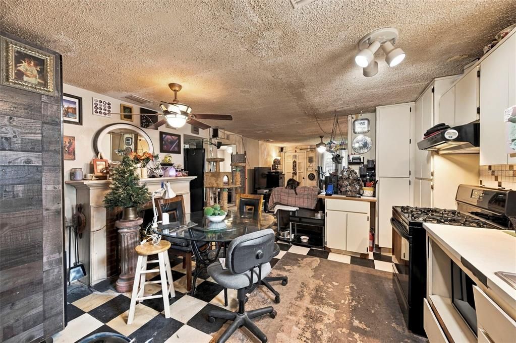 На продажу: $150,000 (2 спален, 2 ванн, 900 Квадратных фут)