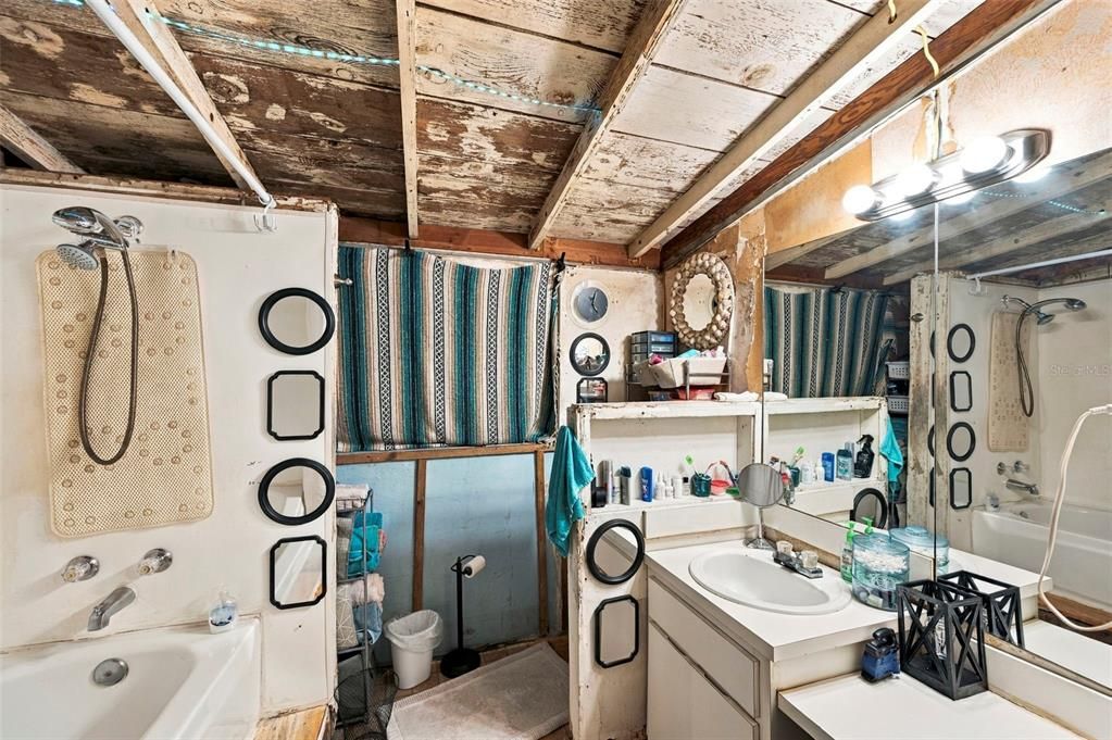На продажу: $150,000 (2 спален, 2 ванн, 900 Квадратных фут)