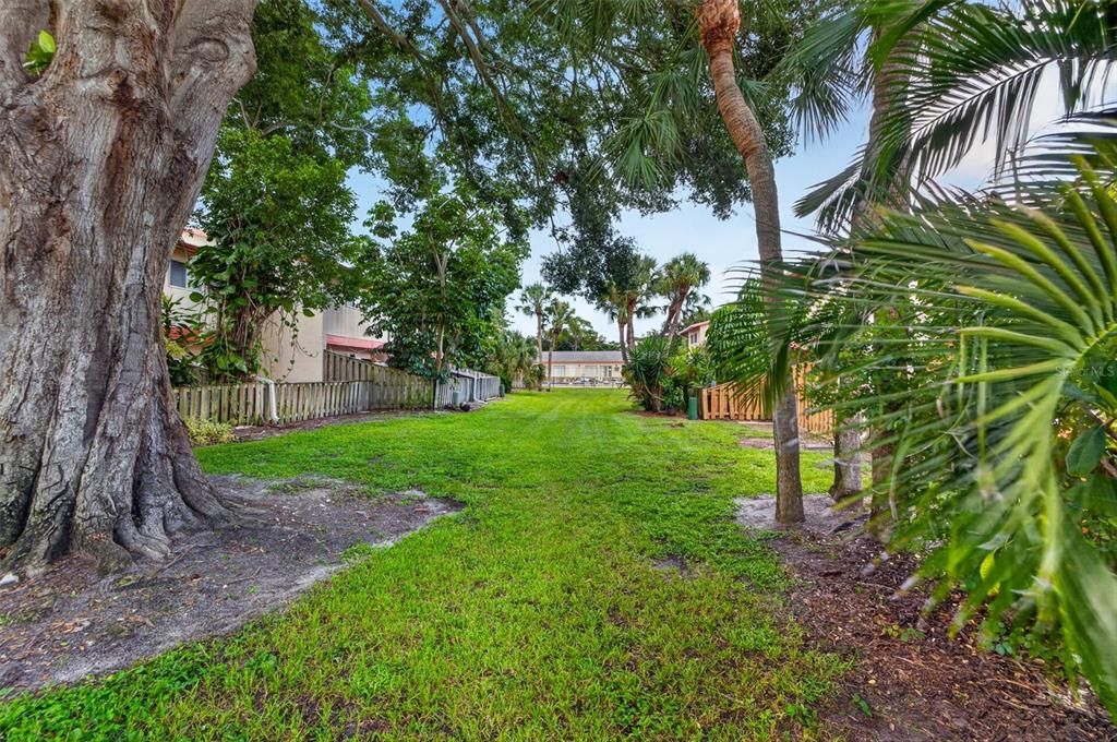 For Sale: $164,900 (2 beds, 1 baths, 1195 Square Feet)