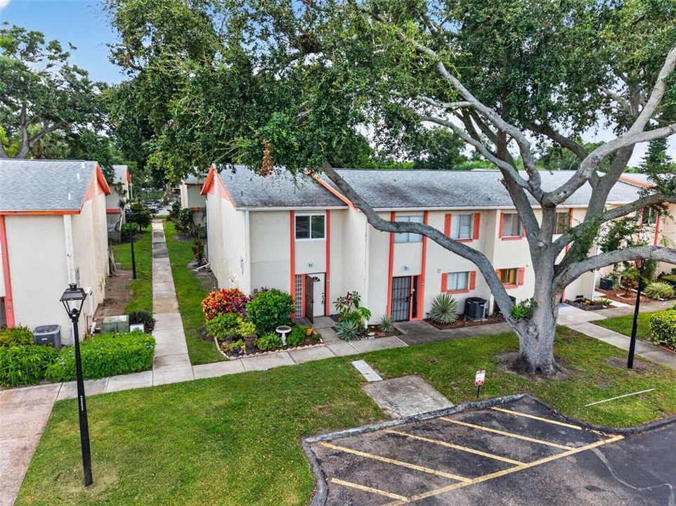 For Sale: $164,900 (2 beds, 1 baths, 1195 Square Feet)