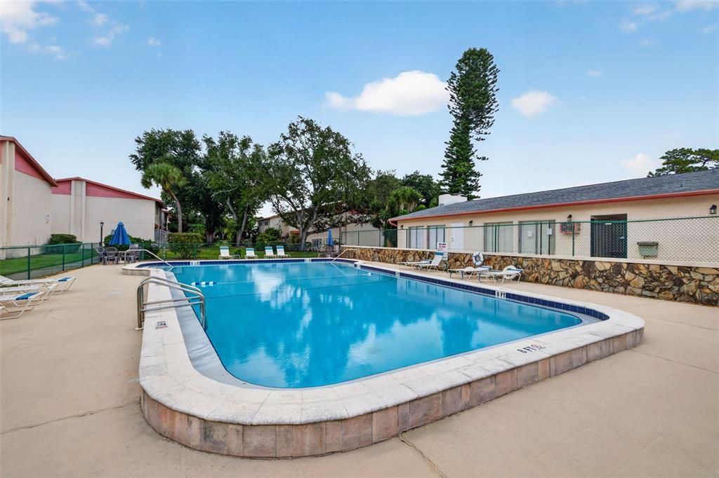 For Sale: $164,900 (2 beds, 1 baths, 1195 Square Feet)