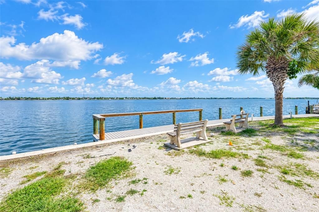 For Sale: $295,000 (1 beds, 1 baths, 657 Square Feet)