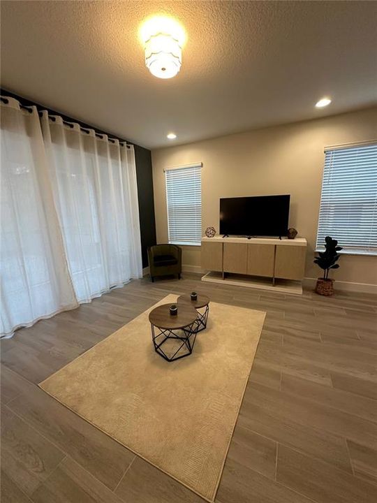 For Sale: $409,999 (4 beds, 3 baths, 1845 Square Feet)