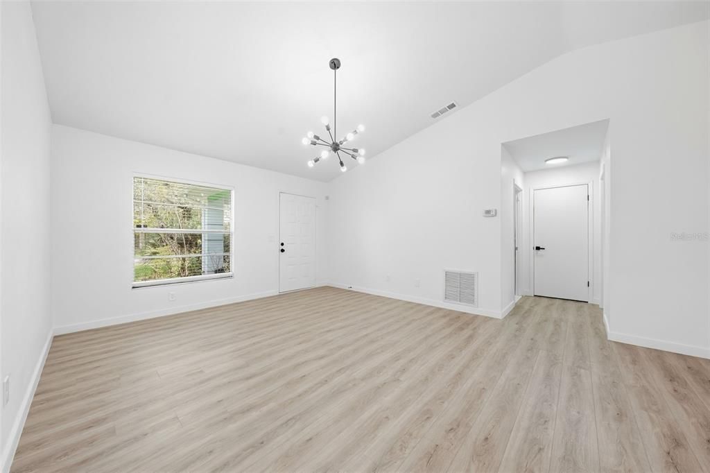 For Rent: $2,600 (4 beds, 3 baths, 2306 Square Feet)