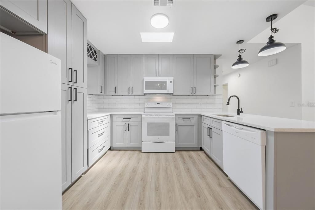 For Rent: $2,600 (4 beds, 3 baths, 2306 Square Feet)