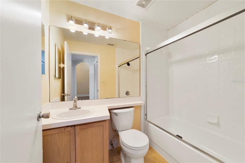 На продажу: $199,900 (3 спален, 2 ванн, 1136 Квадратных фут)