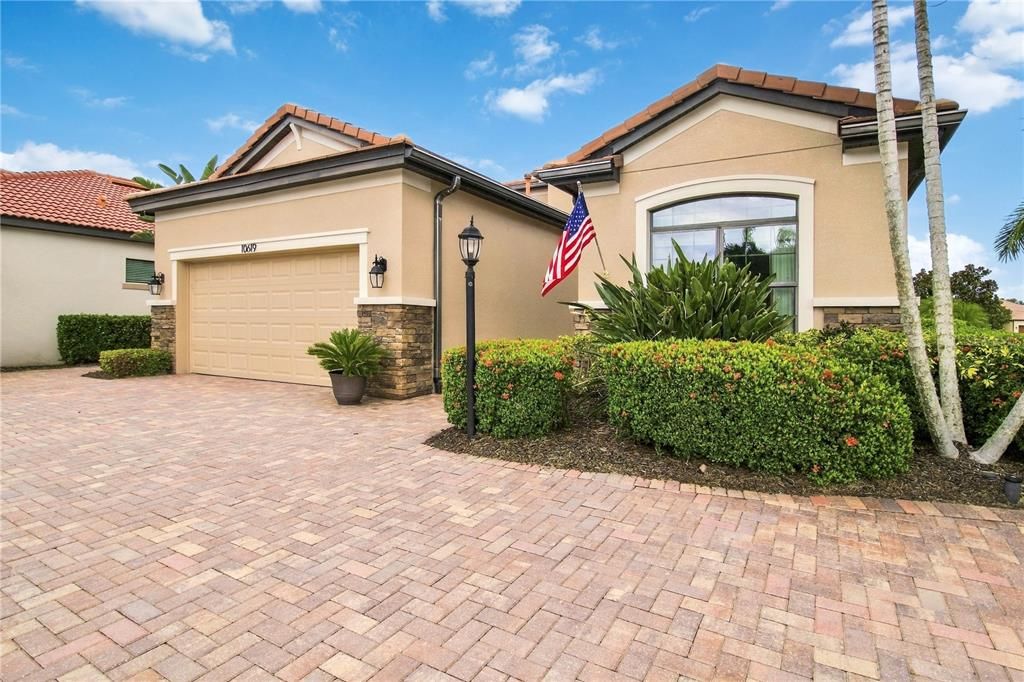 For Sale: $850,000 (4 beds, 3 baths, 2651 Square Feet)