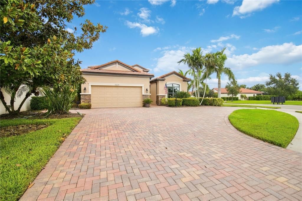 For Sale: $850,000 (4 beds, 3 baths, 2651 Square Feet)