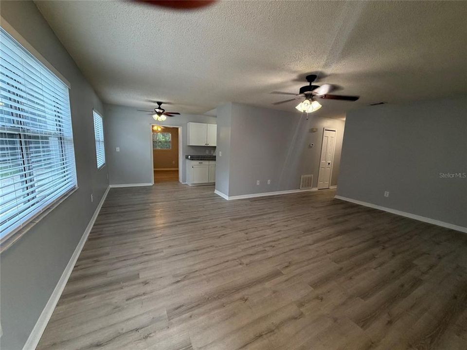 For Rent: $2,100 (4 beds, 2 baths, 2079 Square Feet)