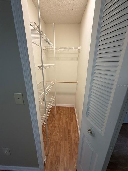 For Rent: $2,100 (4 beds, 2 baths, 2079 Square Feet)