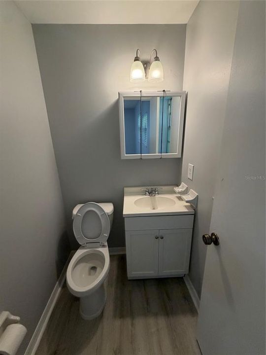 For Rent: $2,100 (4 beds, 2 baths, 2079 Square Feet)