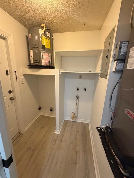 For Rent: $2,100 (4 beds, 2 baths, 2079 Square Feet)