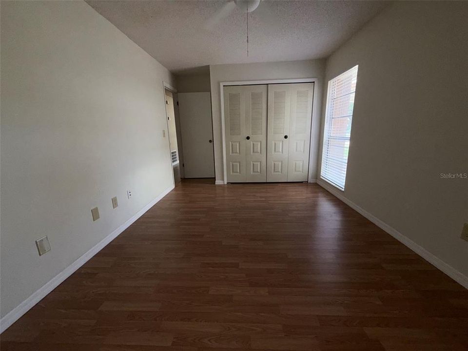 For Rent: $2,100 (4 beds, 2 baths, 2079 Square Feet)