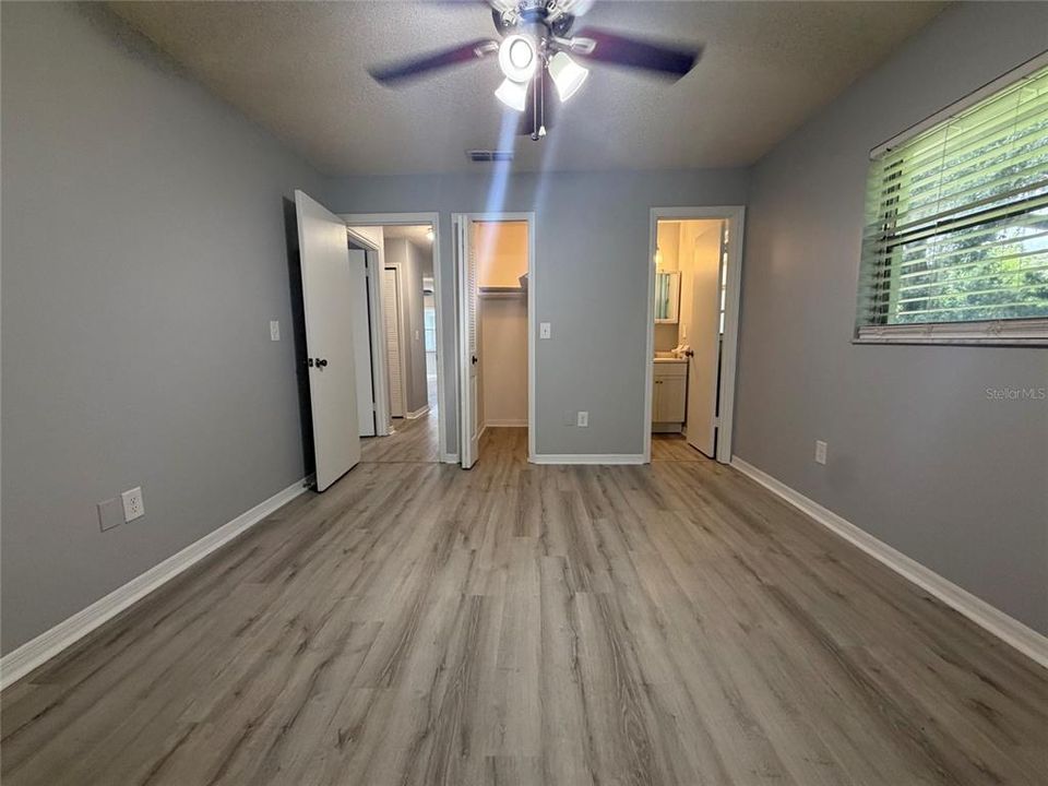 For Rent: $2,100 (4 beds, 2 baths, 2079 Square Feet)