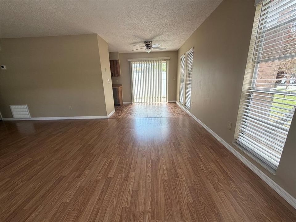 For Rent: $2,100 (4 beds, 2 baths, 2079 Square Feet)