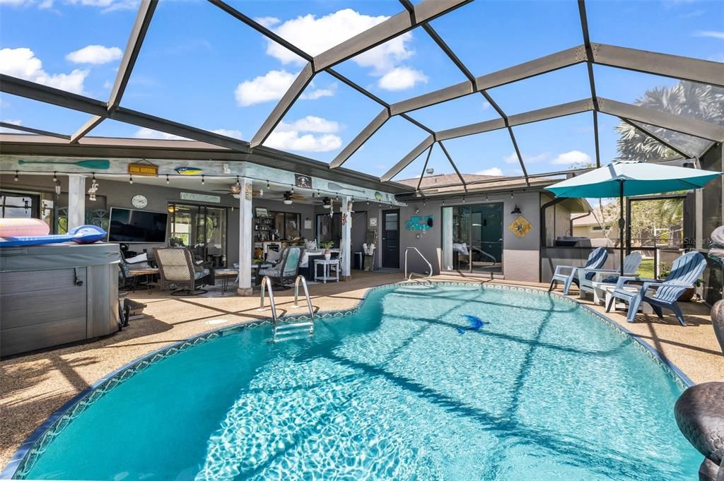 Active With Contract: $374,900 (3 beds, 2 baths, 1644 Square Feet)
