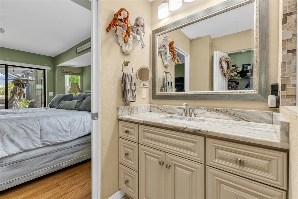 Active With Contract: $374,900 (3 beds, 2 baths, 1644 Square Feet)