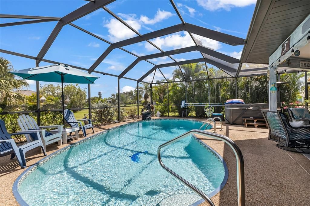 Active With Contract: $374,900 (3 beds, 2 baths, 1644 Square Feet)