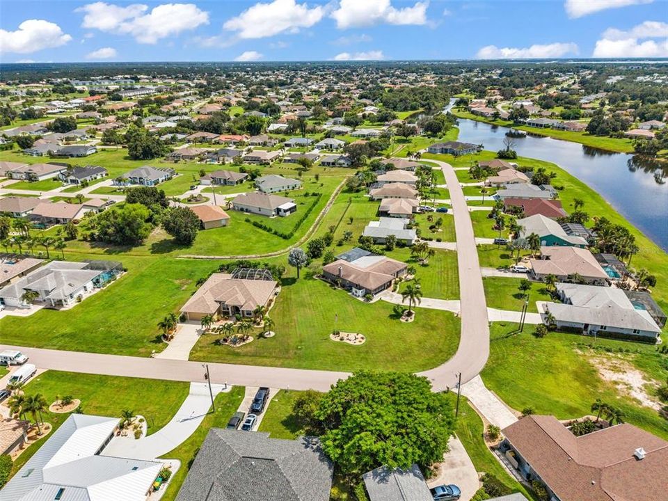 Active With Contract: $374,900 (3 beds, 2 baths, 1644 Square Feet)