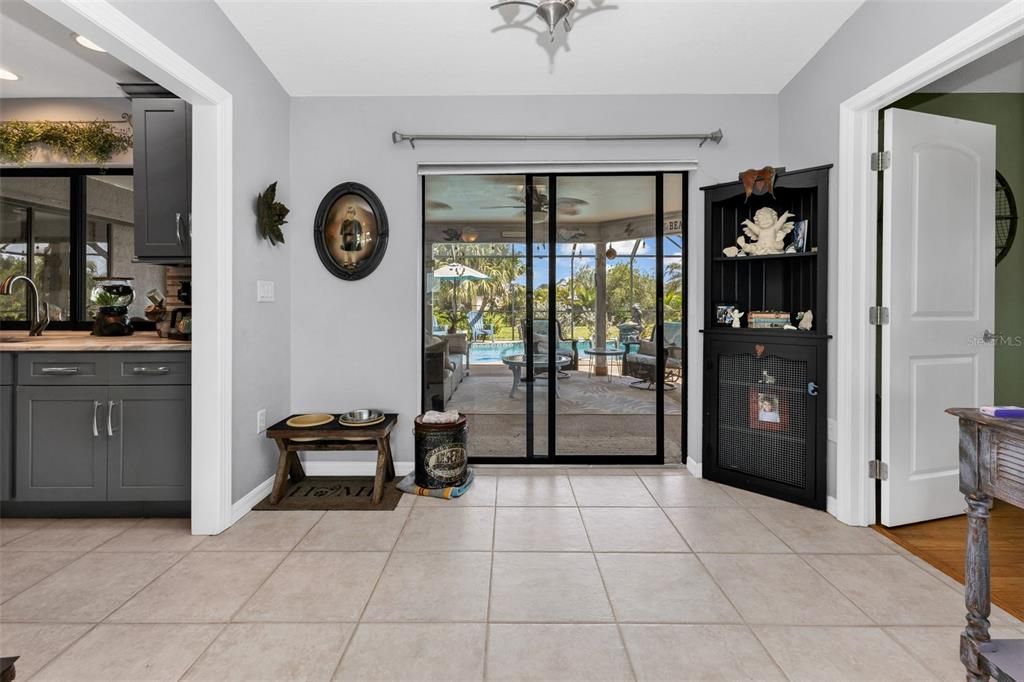Active With Contract: $374,900 (3 beds, 2 baths, 1644 Square Feet)