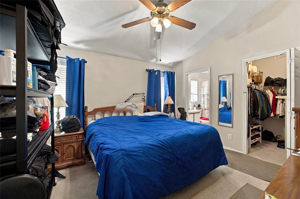 For Sale: $215,000 (2 beds, 2 baths, 1297 Square Feet)