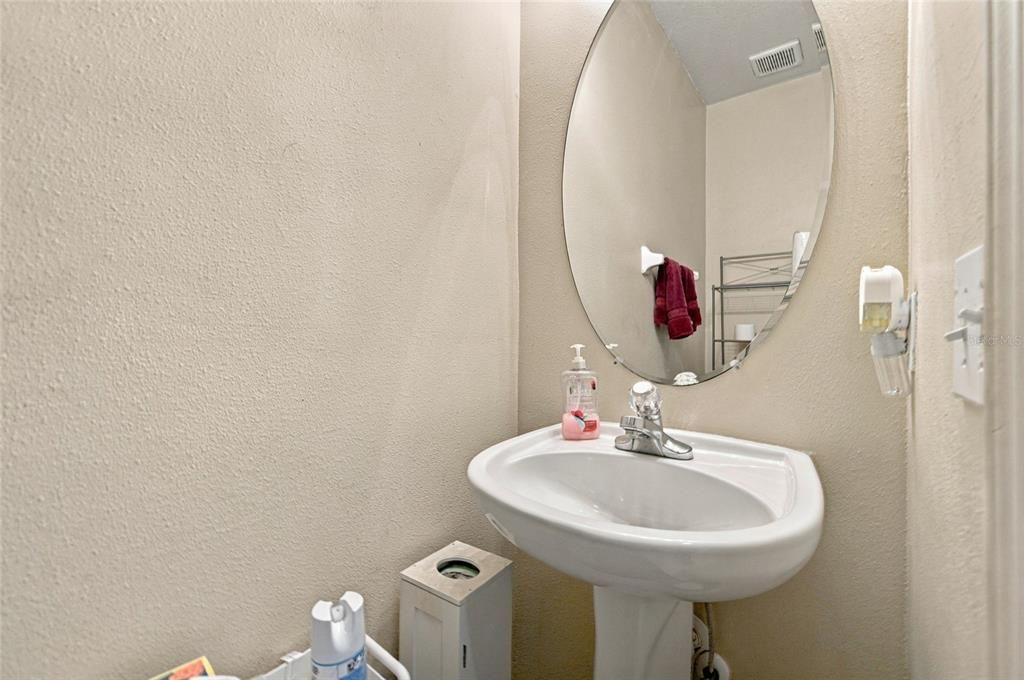 For Sale: $215,000 (2 beds, 2 baths, 1297 Square Feet)
