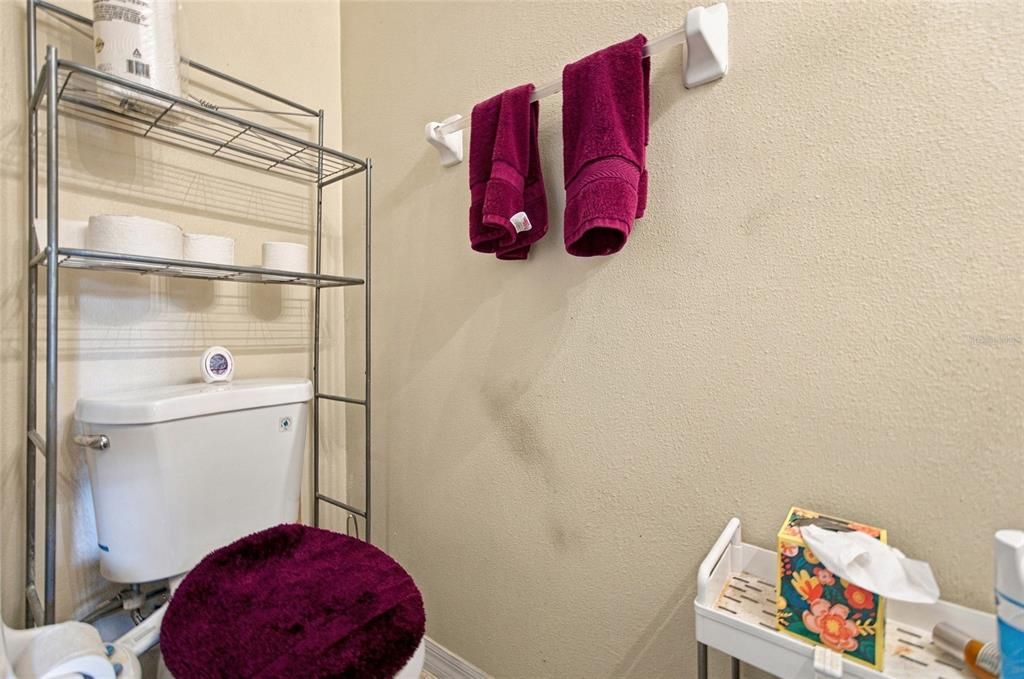 For Sale: $215,000 (2 beds, 2 baths, 1297 Square Feet)