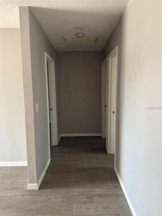 For Rent: $1,000 (2 beds, 1 baths, 810 Square Feet)