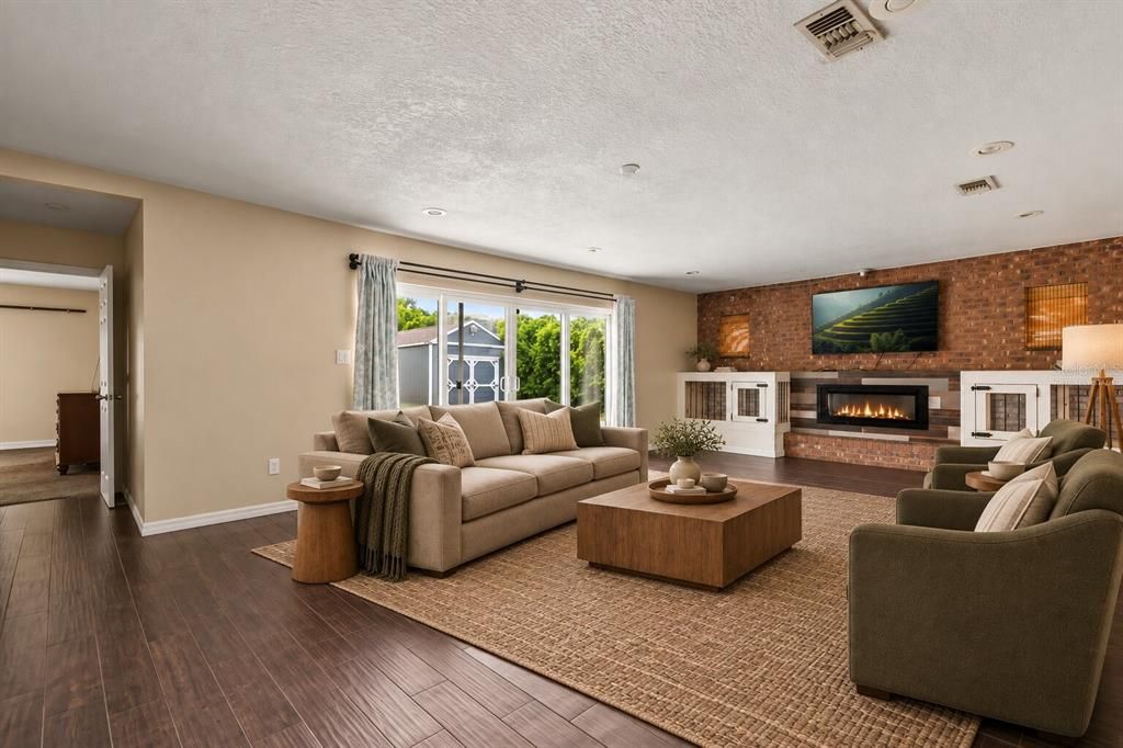 For Sale: $459,000 (3 beds, 2 baths, 1818 Square Feet)