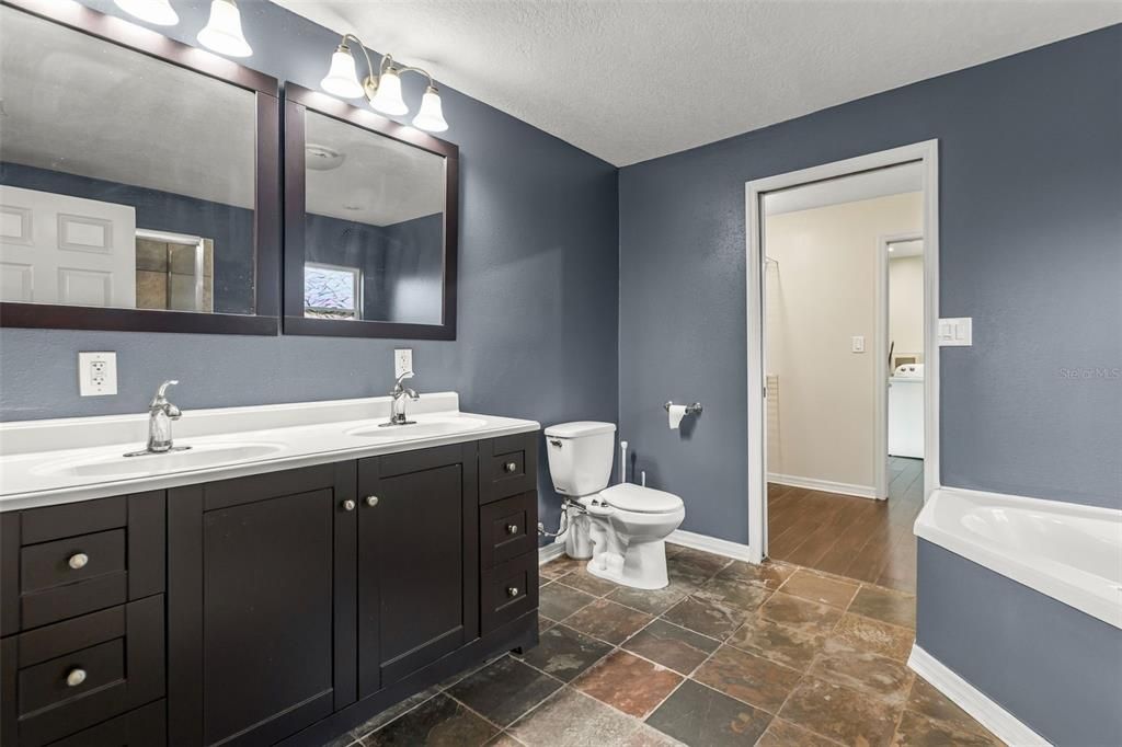 For Sale: $459,000 (3 beds, 2 baths, 1818 Square Feet)