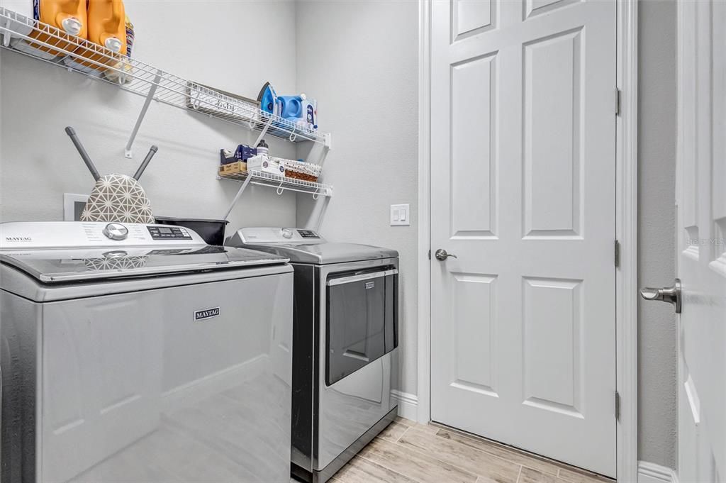 For Sale: $500,000 (3 beds, 3 baths, 2142 Square Feet)