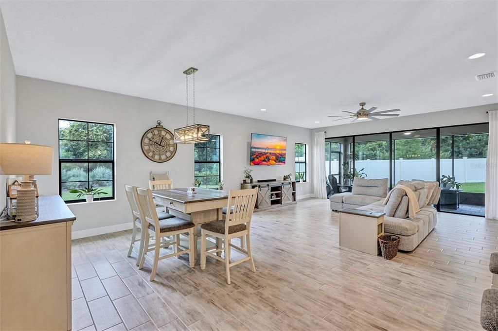 For Sale: $500,000 (3 beds, 3 baths, 2142 Square Feet)