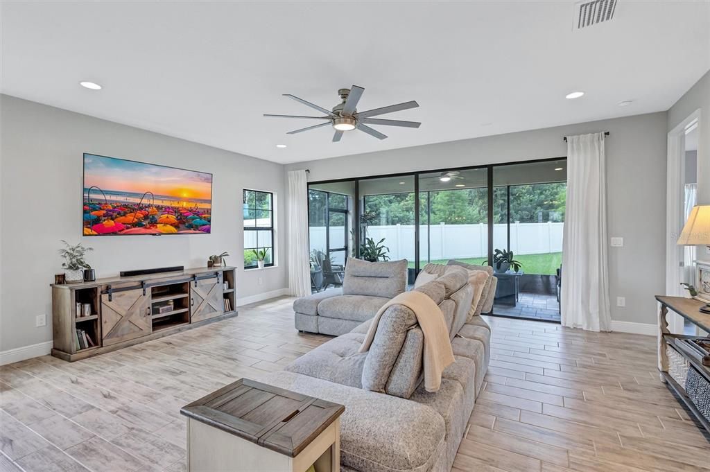 For Sale: $500,000 (3 beds, 3 baths, 2142 Square Feet)