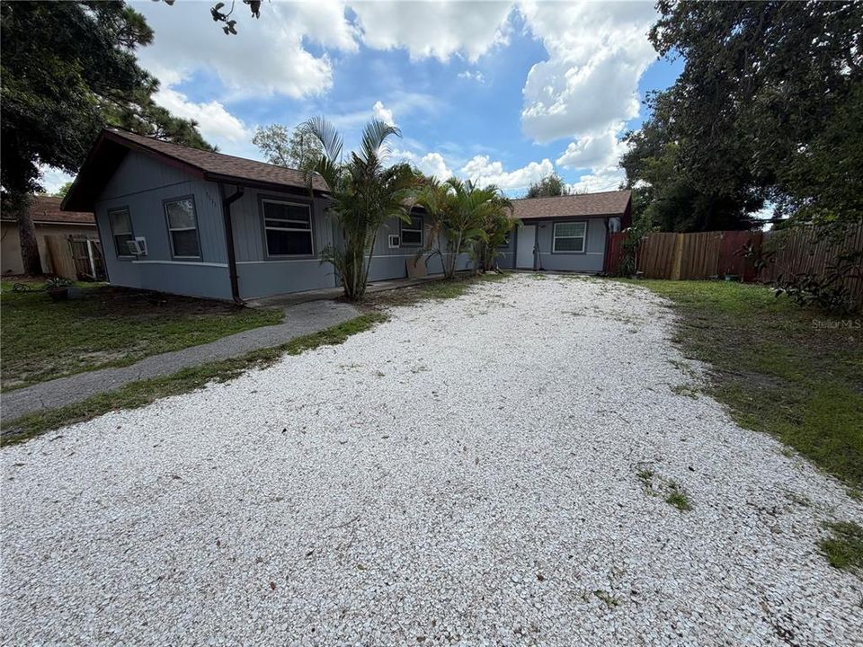 En Venta: $529,850 (6 camas, 0 baños, 2040 Pies cuadrados)