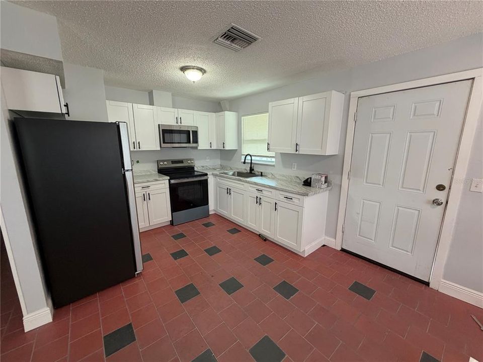 En Venta: $529,850 (6 camas, 0 baños, 2040 Pies cuadrados)