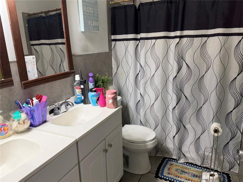 En Venta: $529,850 (6 camas, 0 baños, 2040 Pies cuadrados)