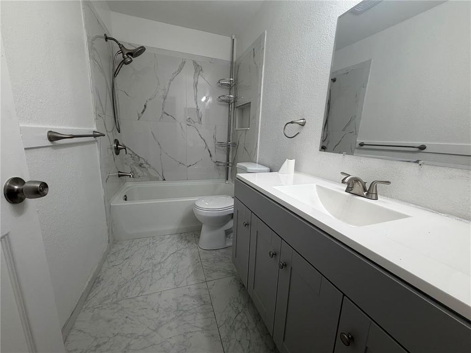 En Venta: $529,850 (6 camas, 0 baños, 2040 Pies cuadrados)