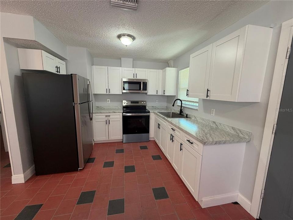 En Venta: $529,850 (6 camas, 0 baños, 2040 Pies cuadrados)