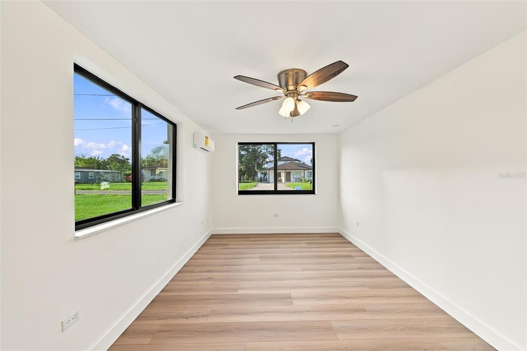 For Rent: $2,895 (3 beds, 2 baths, 985 Square Feet)
