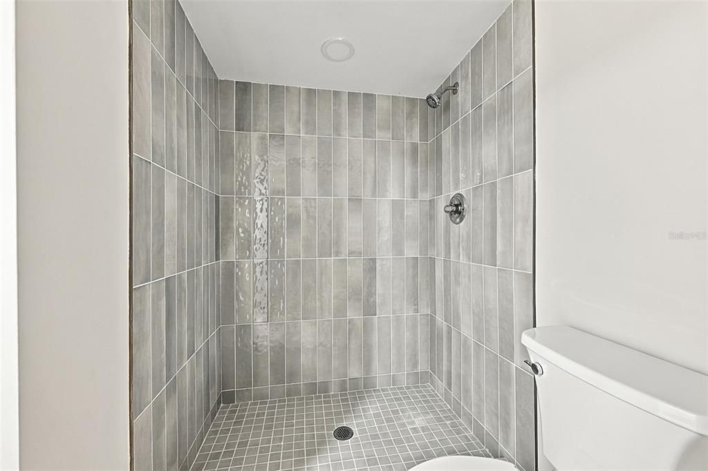 For Rent: $2,895 (3 beds, 2 baths, 985 Square Feet)