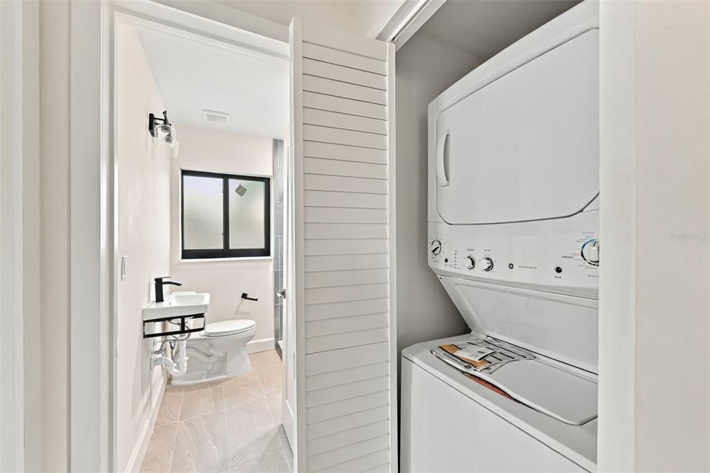 For Rent: $2,895 (3 beds, 2 baths, 985 Square Feet)