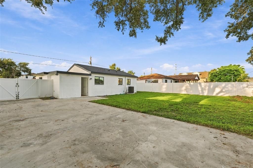 For Rent: $2,895 (3 beds, 2 baths, 985 Square Feet)