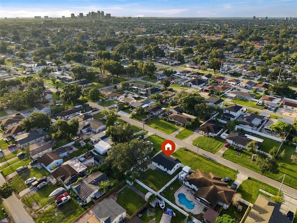 For Rent: $2,895 (3 beds, 2 baths, 985 Square Feet)
