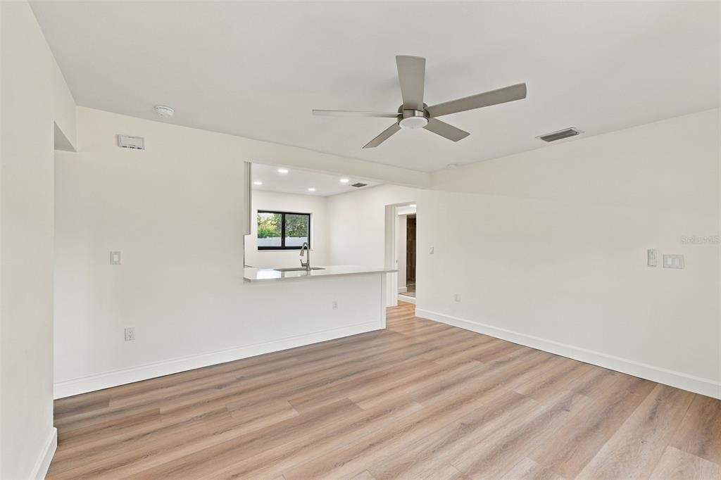 For Rent: $2,895 (3 beds, 2 baths, 985 Square Feet)