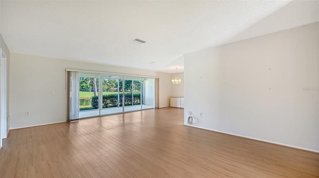 For Sale: $249,500 (2 beds, 2 baths, 1369 Square Feet)