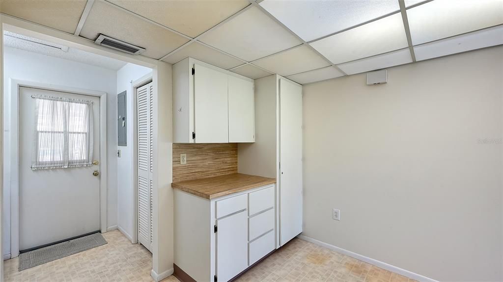 For Sale: $249,500 (2 beds, 2 baths, 1369 Square Feet)