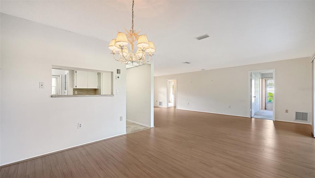 For Sale: $249,500 (2 beds, 2 baths, 1369 Square Feet)
