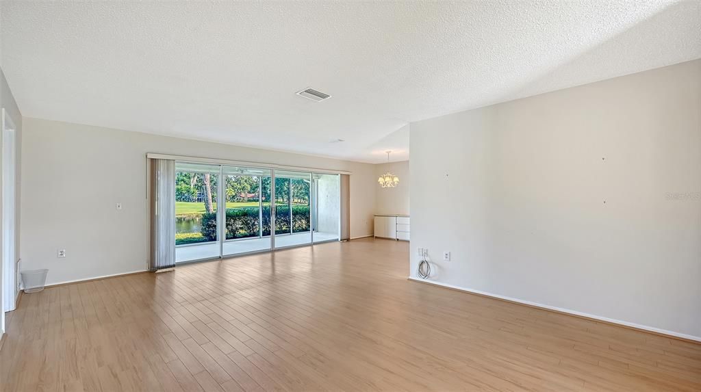 For Sale: $249,500 (2 beds, 2 baths, 1369 Square Feet)