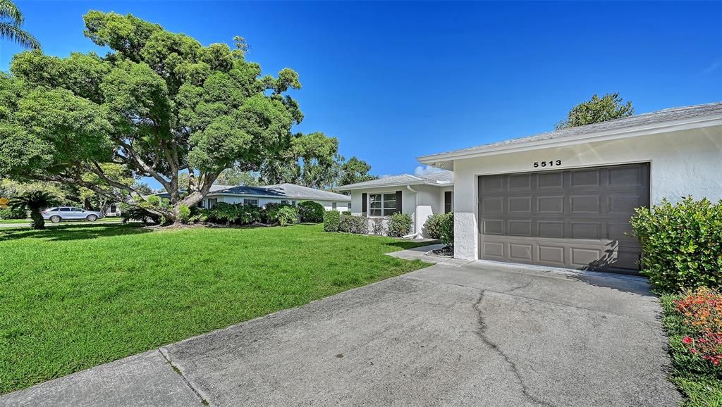 For Sale: $249,500 (2 beds, 2 baths, 1369 Square Feet)