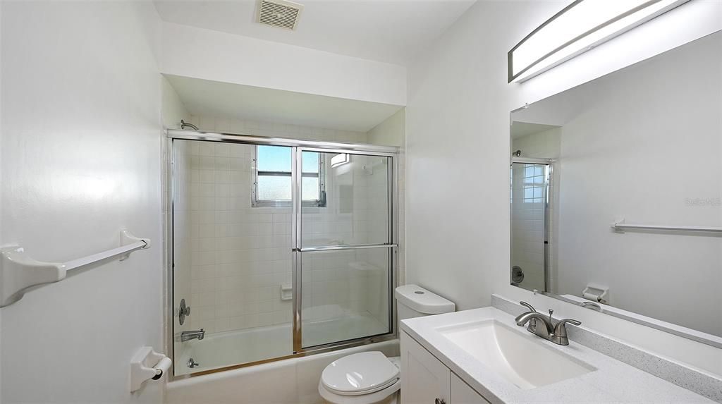 For Sale: $249,500 (2 beds, 2 baths, 1369 Square Feet)